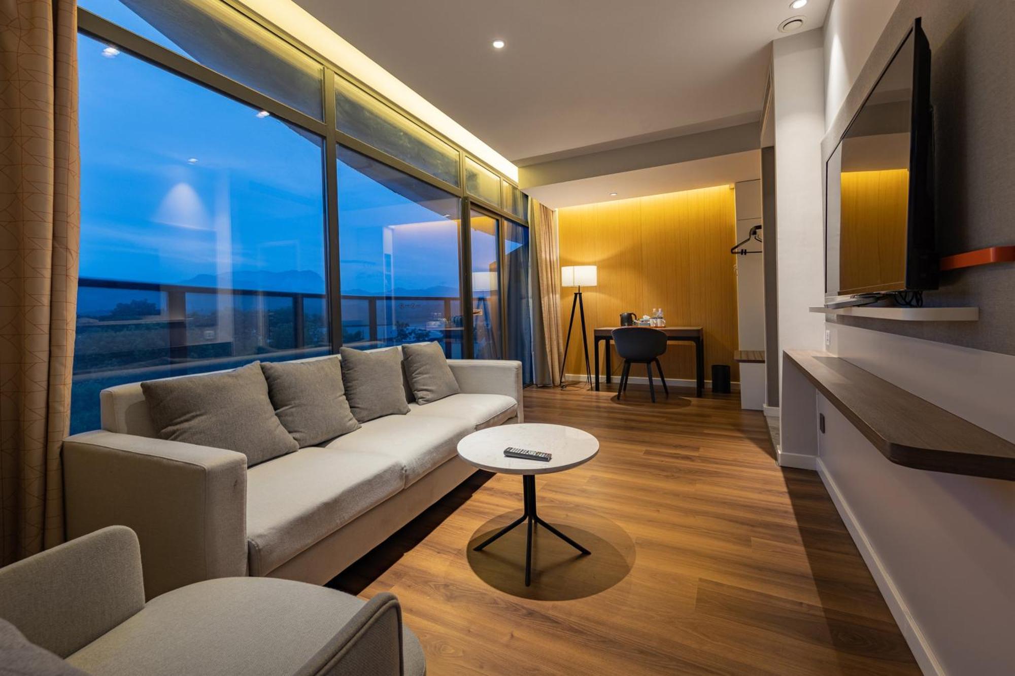 Holiday Inn Express Yichang Riverside By Ihg Dış mekan fotoğraf